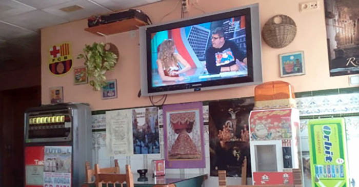 Televisie in het Cafe