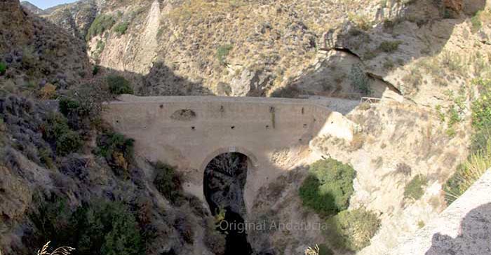 De Nazari brug bij lanjaron