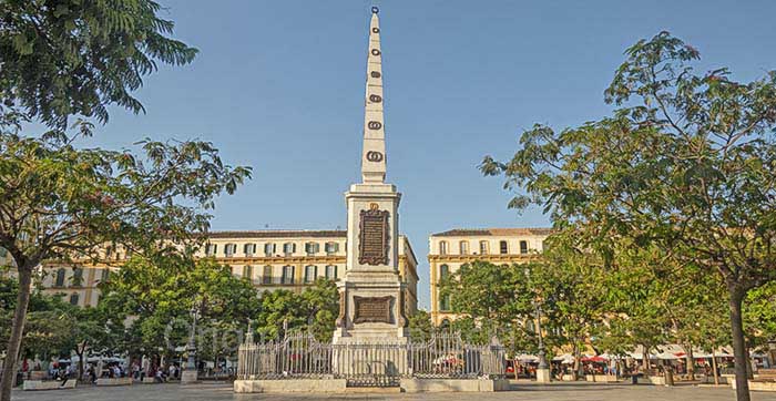 De obelisk op een plein Malaga