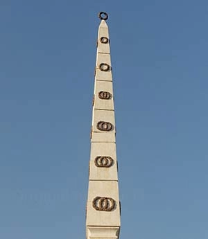 obeslisk malaga 02
