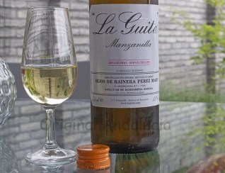 Spaanse wijn la guita manzanilla