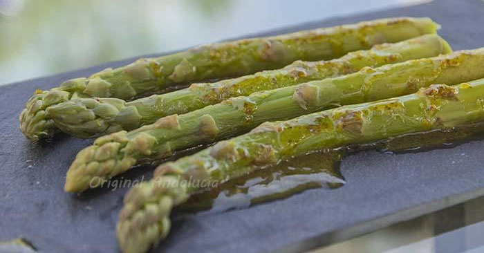 groene asperges met vinaigrette